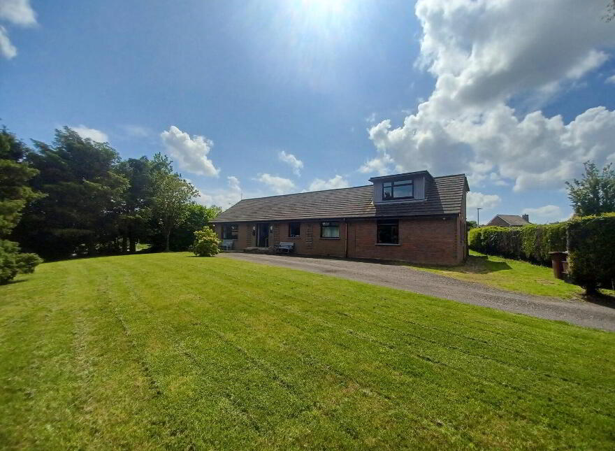 11 Bessfield Avenue, Carrickfergus, BT38 7BZ photo