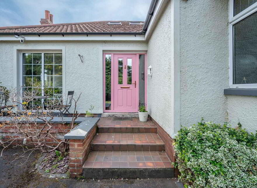 7 Seahill Road, Holywood, BT18 0DA
