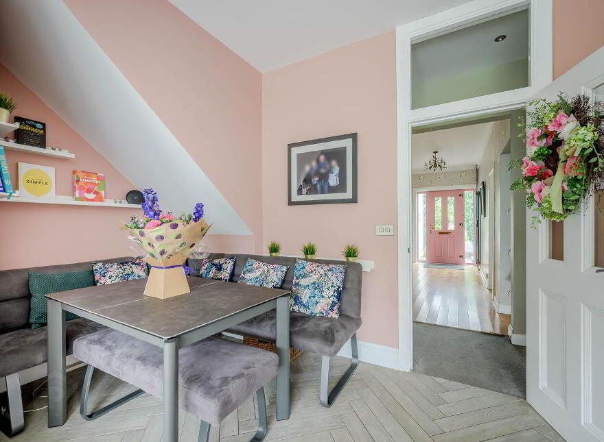 7 Seahill Road, Holywood, BT18 0DA