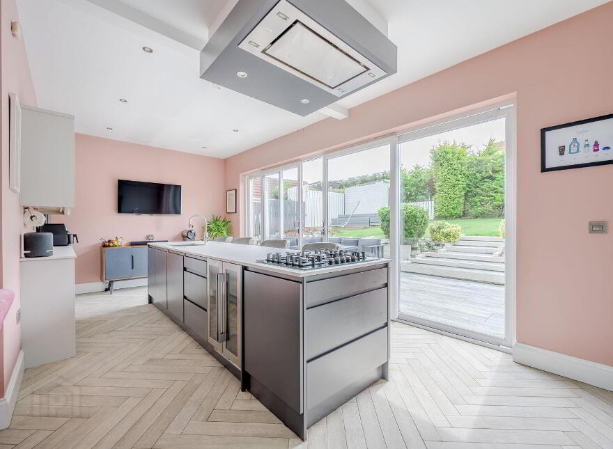 7 Seahill Road, Holywood, BT18 0DA