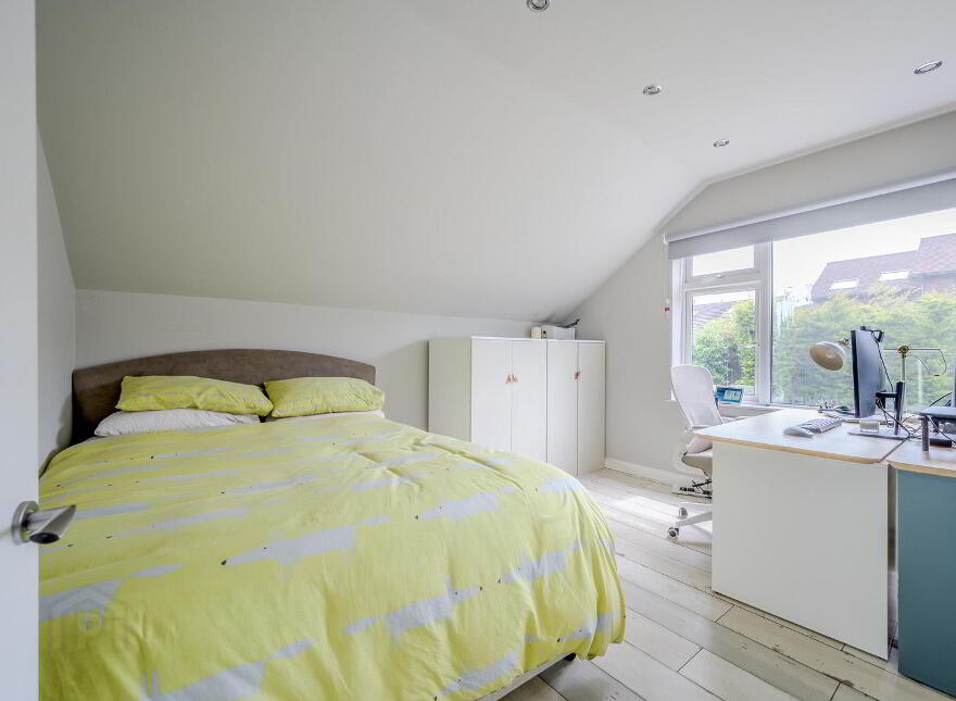 7 Seahill Road, Holywood, BT18 0DA
