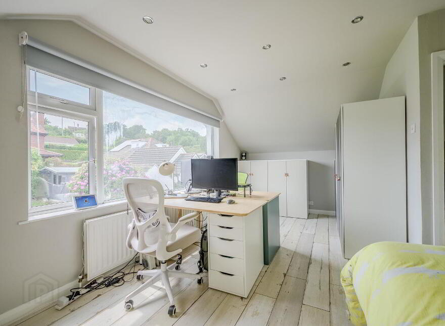 7 Seahill Road, Holywood, BT18 0DA