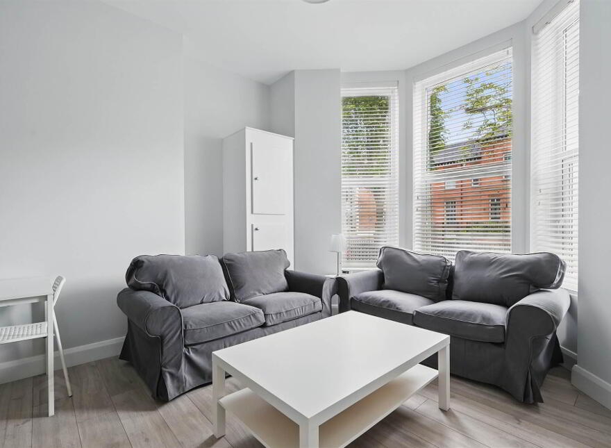 Apt 2, 37 Wellington Park, Lisburn Road, Belfast, BT9 6DN
