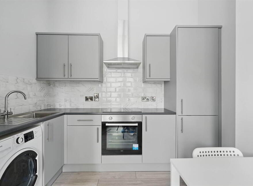 Apt 2, 37 Wellington Park, Lisburn Road, Belfast, BT9 6DN