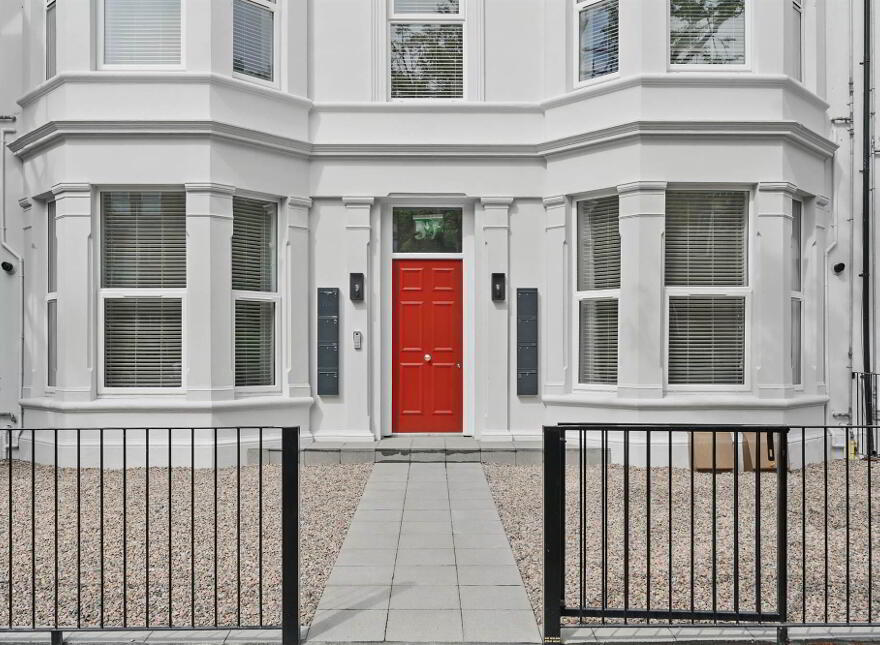 Apt 2, 37 Wellington Park, Lisburn Road, Belfast, BT9 6DN