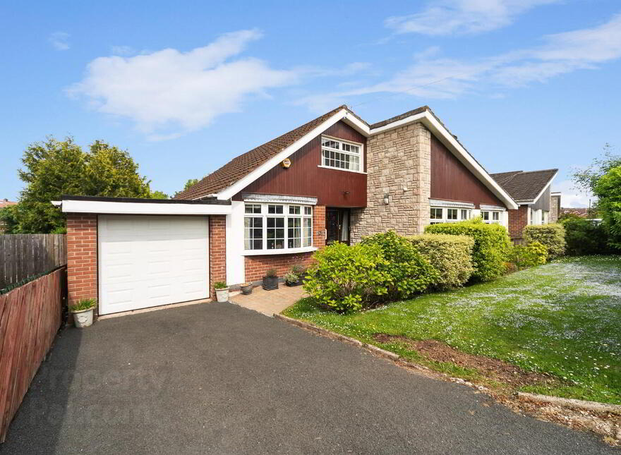 23 Cairnshill Park, Belfast, BT8 6RG photo