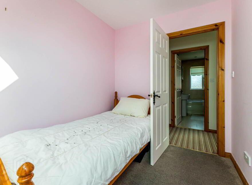7 Willow Lodge, Maghaberry, Lisburn, BT28 2WL