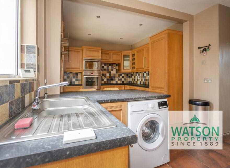 99 Roddens Crescent, Glen Road, Belfast, BT5 7JP