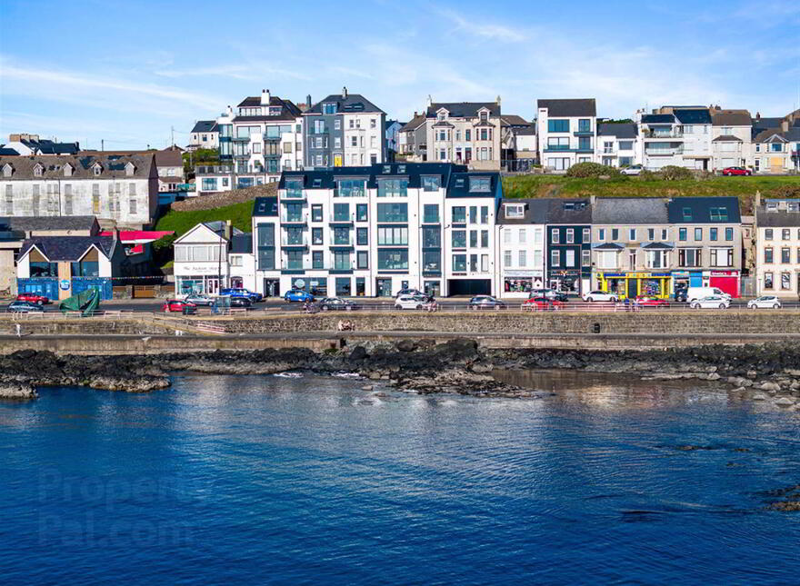 Apartment 4 17 The Promenade, Portstewart, BT55 7AH photo