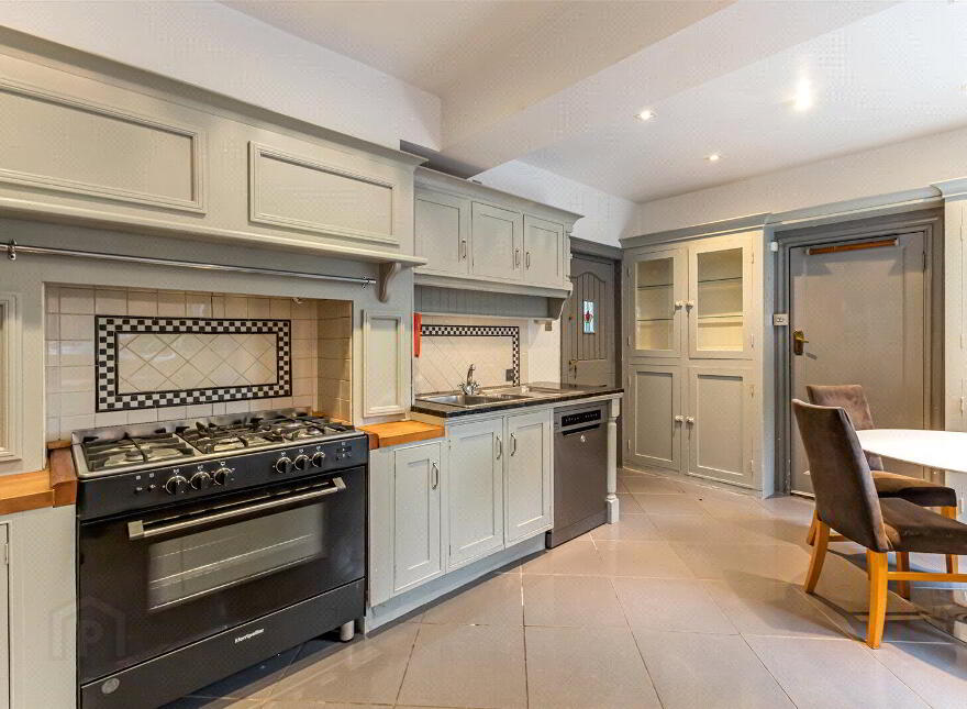 6 Upper Malone Road, Belfast, BT9 5NA