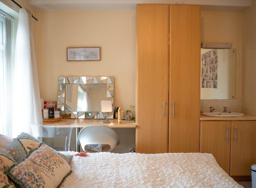 Great House, 72 Rugby Avenue, Queens Quarter, Belfast, BT7 1RG