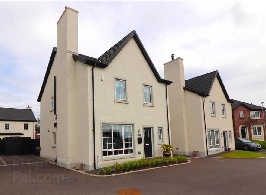 16 Fairfields Manor, Lisburn, BT28 3WA photo