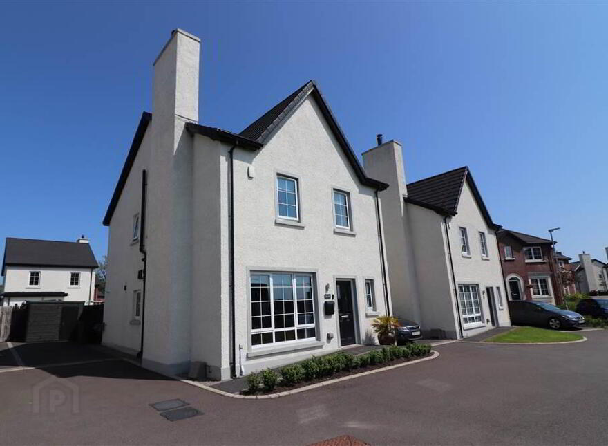 16 Fairfields Manor, Lisburn, BT28 3WA photo