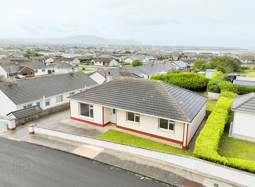 31 Tullan, Strand Road, Bundoran, F94V528