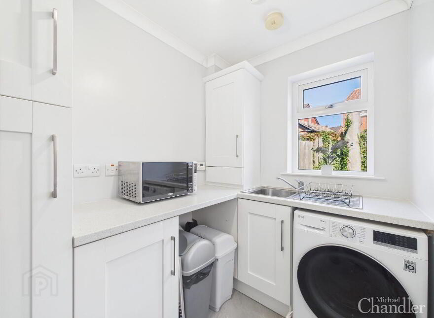 4b Woodbreda Crescent, Belfast, BT8 7JL