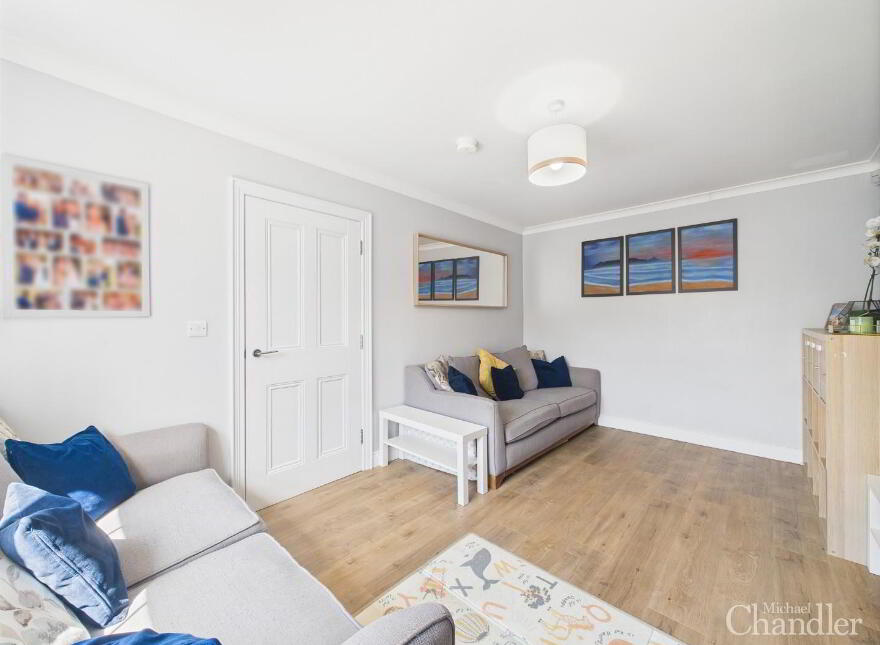 4b Woodbreda Crescent, Belfast, BT8 7JL