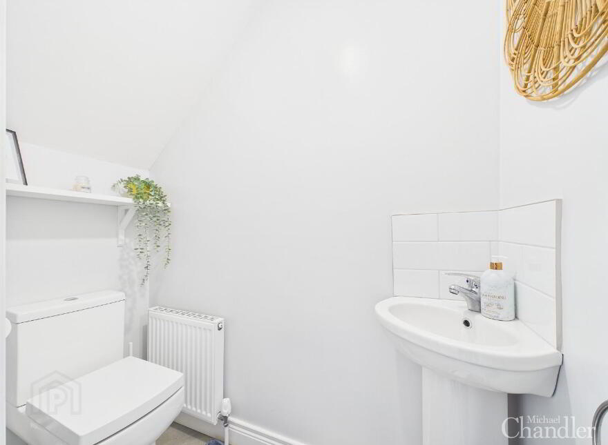 4b Woodbreda Crescent, Belfast, BT8 7JL