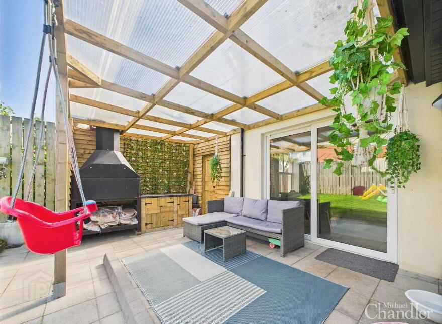 4b Woodbreda Crescent, Belfast, BT8 7JL