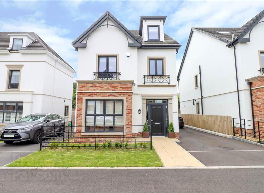 43 Castlehill Wood, Stormont, Belfast, BT4 3PJ photo