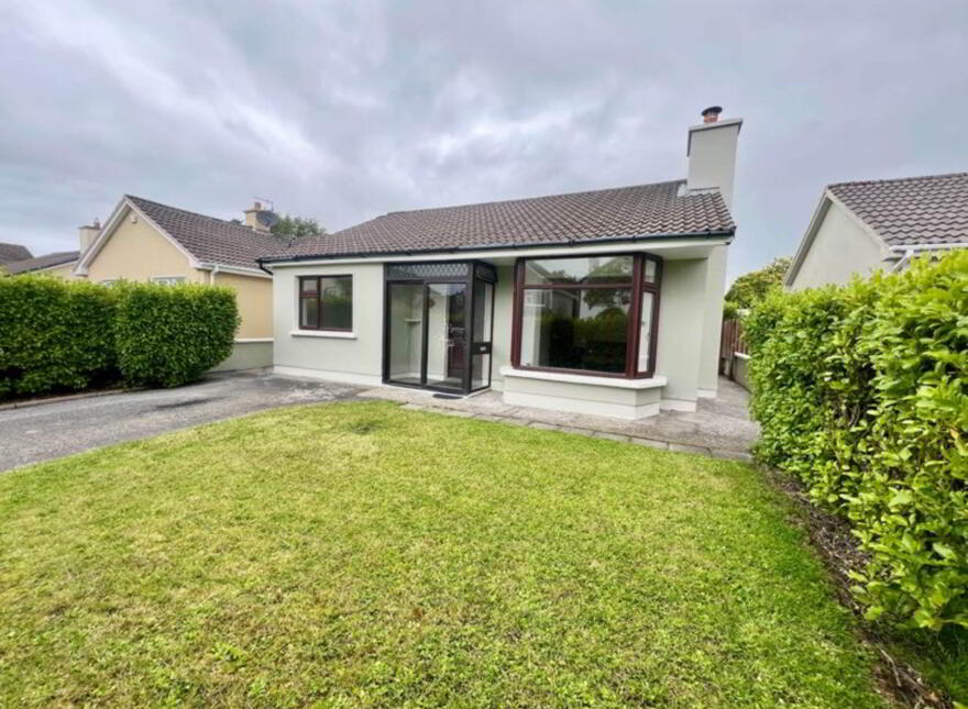 Monalee, Tralee