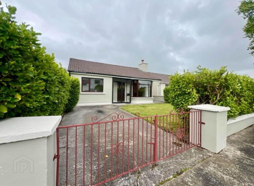 Monalee, Tralee