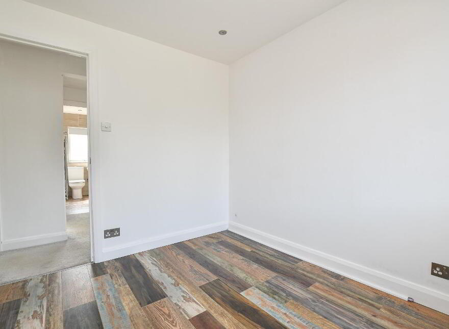 26 Castlelodge Avenue, Comber, Newtownards, BT23 5DN