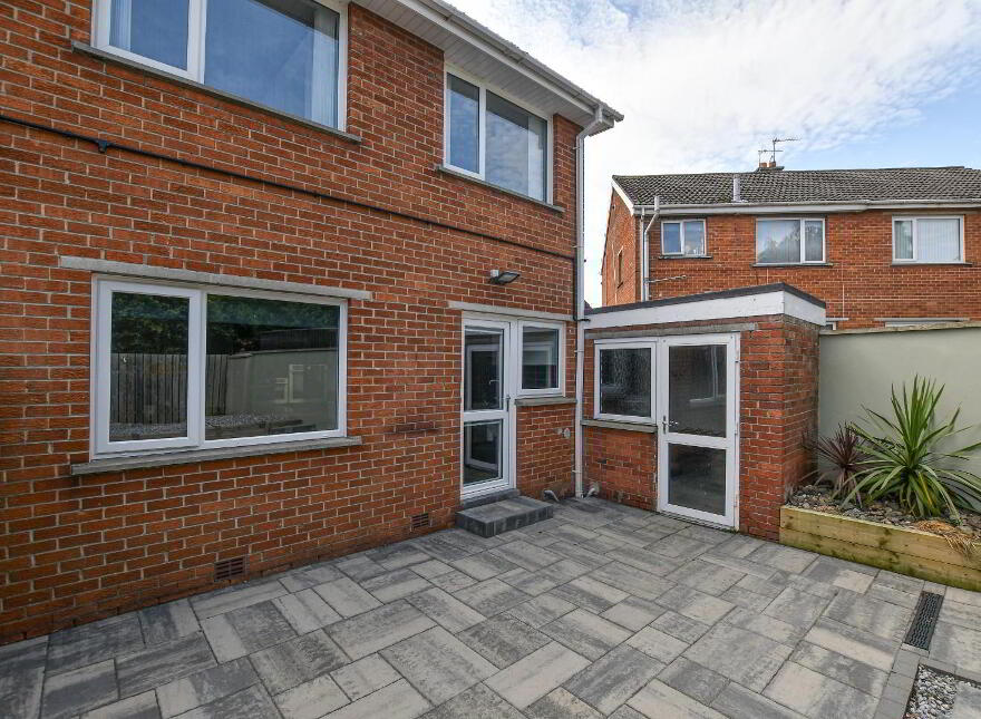26 Castlelodge Avenue, Comber, Newtownards, BT23 5DN