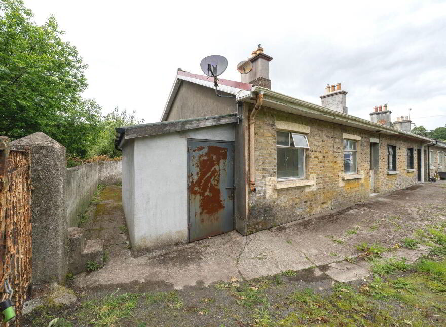 St Patricks Terrace, Clara