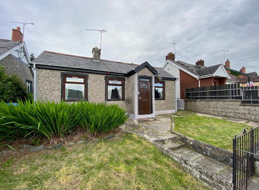 5 Lisburn Road, Ballynahinch, BT24 8BL photo