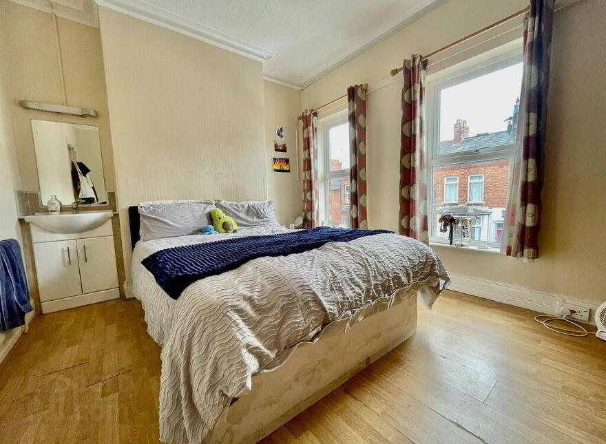 20 Sandhurst Gardens, Belfast, BT9 5AW