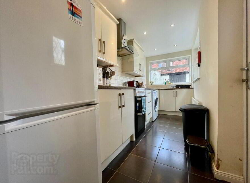 20 Sandhurst Gardens, Belfast, BT9 5AW