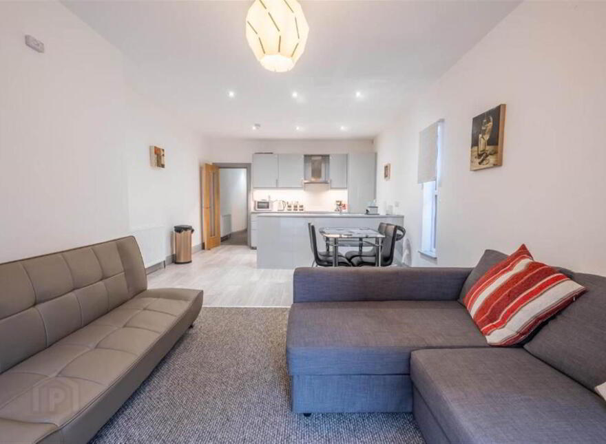 Apt 3, 75 Eglinton Street, Portrush, BT56 8DZ