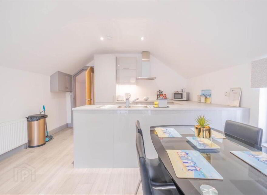 Apt 5, 75 Eglinton Street, Portrush, BT56 8DZ