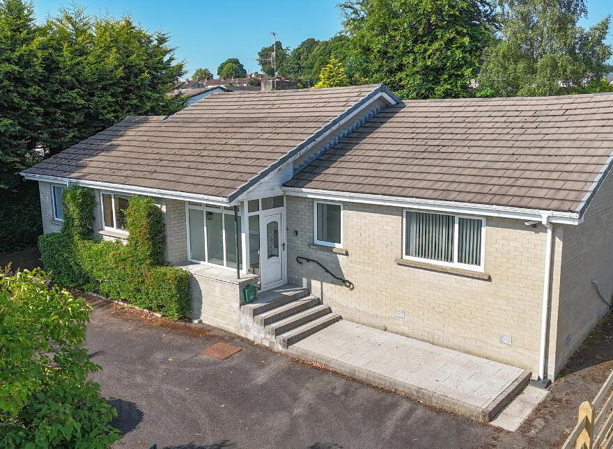 1 Castle Parade, Richhill, BT61 9QQ photo