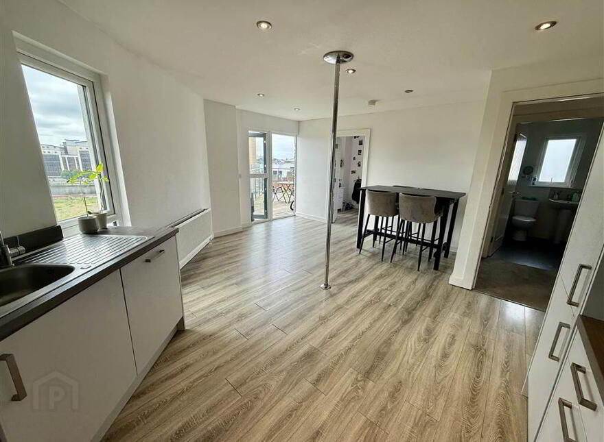 13 The Sandford Building, 21 Bridge End, Belfast, BT5 4AW