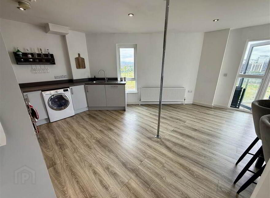 13 The Sandford Building, 21 Bridge End, Belfast, BT5 4AW