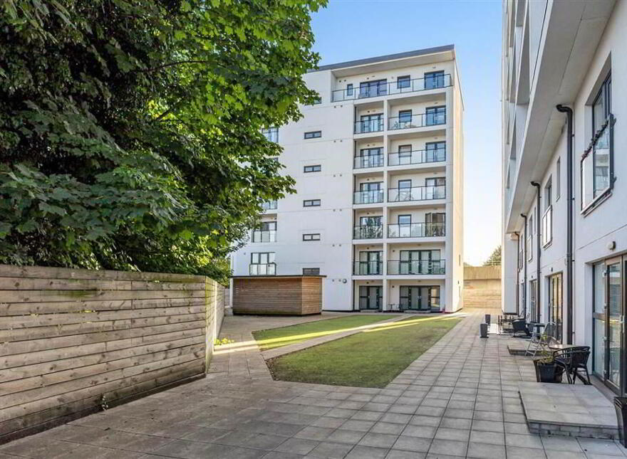 13 The Sandford Building, 21 Bridge End, Belfast, BT5 4AW