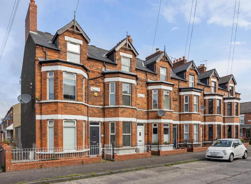 15 Woodcot Avenue, Belfast, BT5 5JA photo