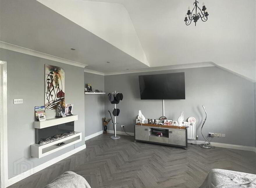12 Hampton Court, Ballygowan, Newtownards, BT23 6HW