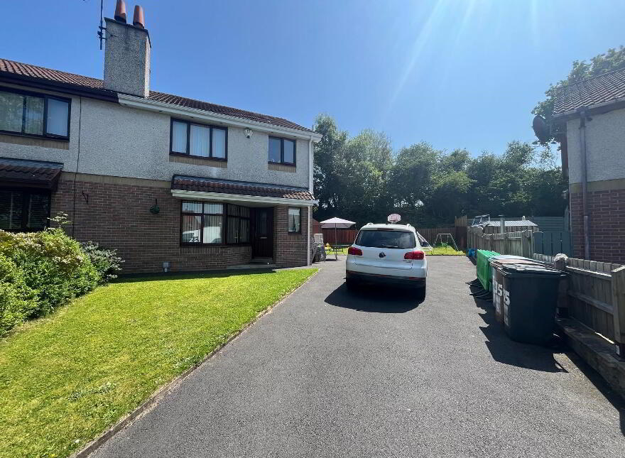 35 Ashbourne, Castledawson, BT45 8HP photo