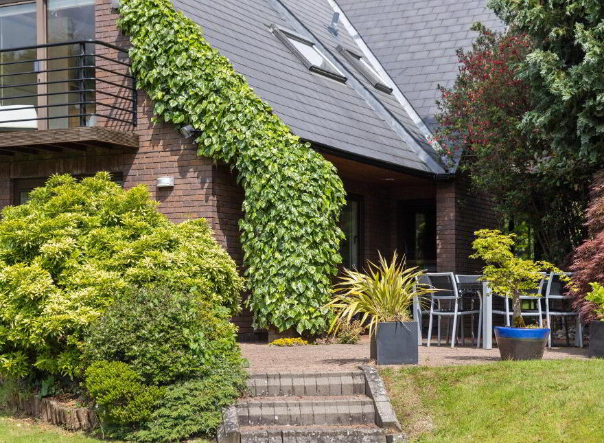 33 Culcavy Road, Hillsborough, BT26 6JD