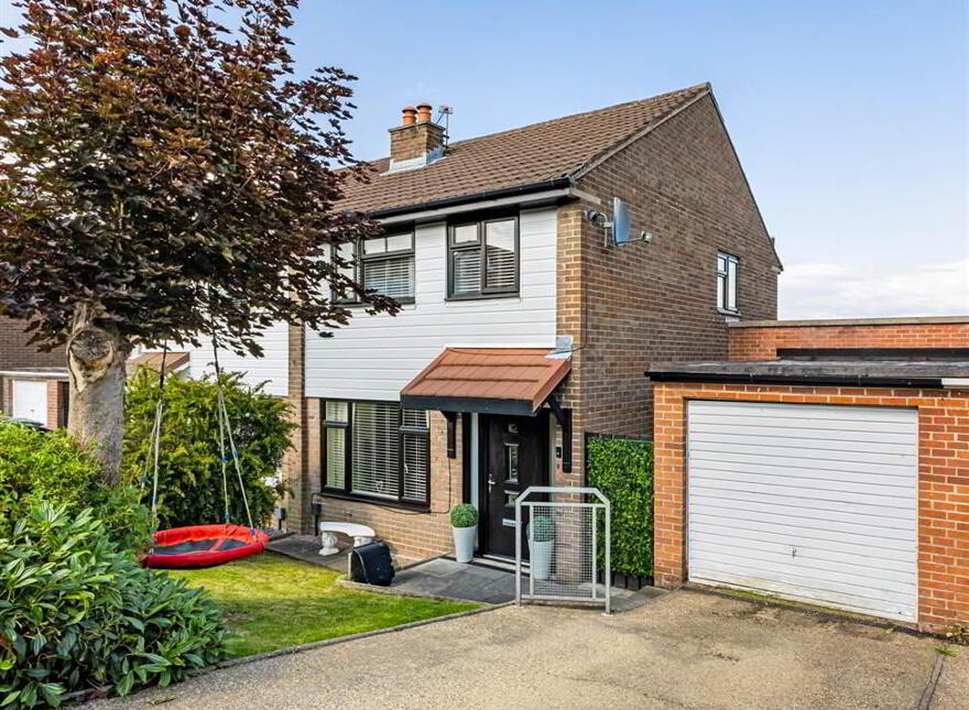 101 Mountview Drive, Lisburn, BT27 4JL photo