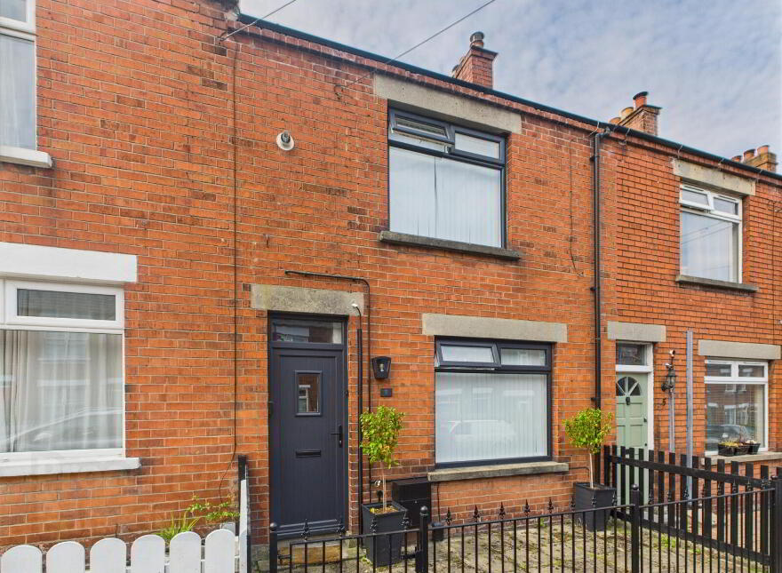 7 Park Drive, Holywood, BT18 9LW photo