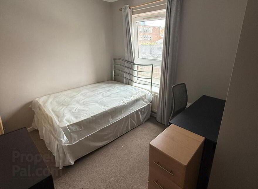 Room 2 Apartment, 4 College Gate, 29 College Square North, Belfast, BT1 6AS photo