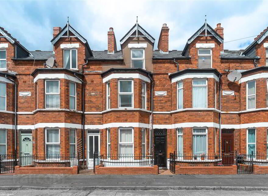 25 Woodcot Avenue, Belfast, BT5 5JB photo