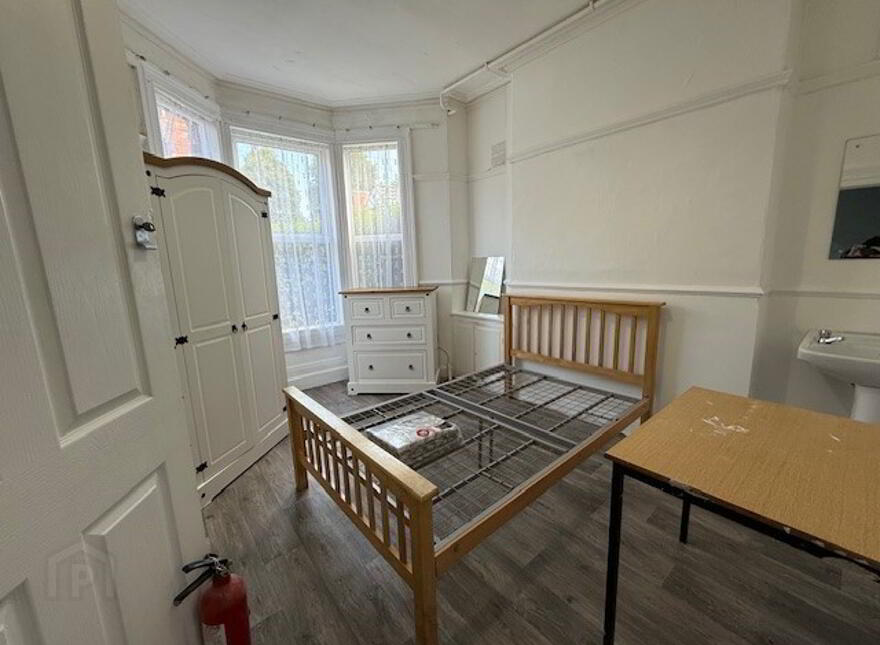 2 Ulsterville Gardens, Belfast, BT9 7BA