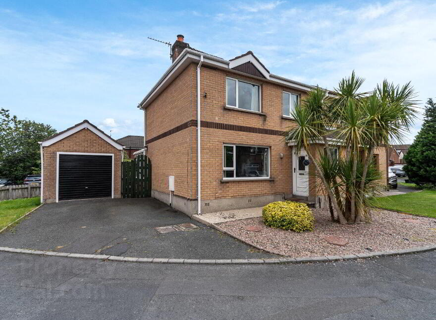 2 Rossdale Glen, Belfast, BT8 6XQ photo