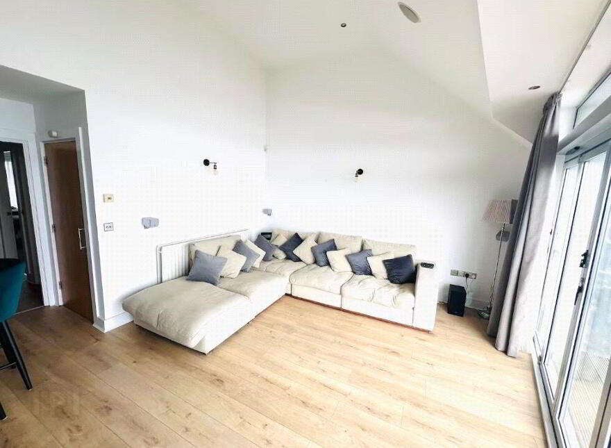 11 Ecosse, Kinora Terrace, Portstewart, BT55 7FR