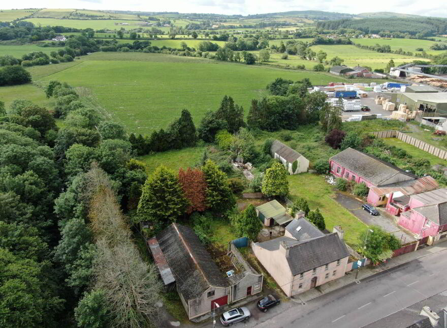 Main St, Enniskeane, P47FT52