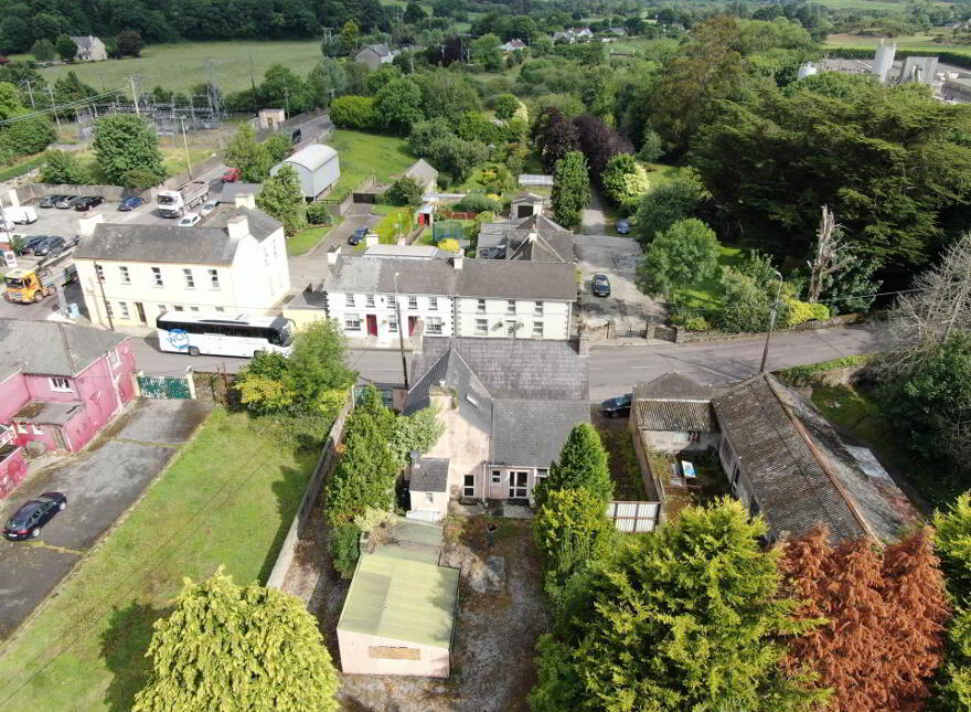 Main St, Enniskeane, P47FT52